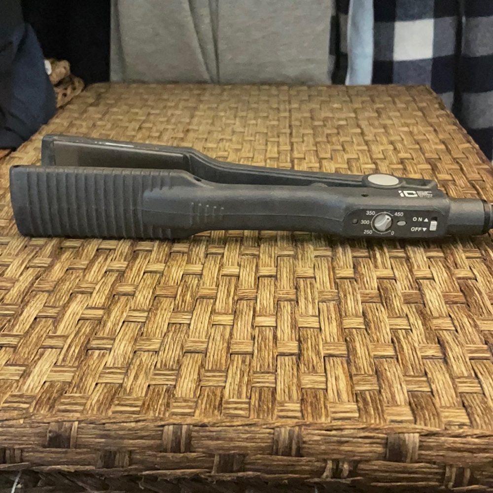 Flat iron